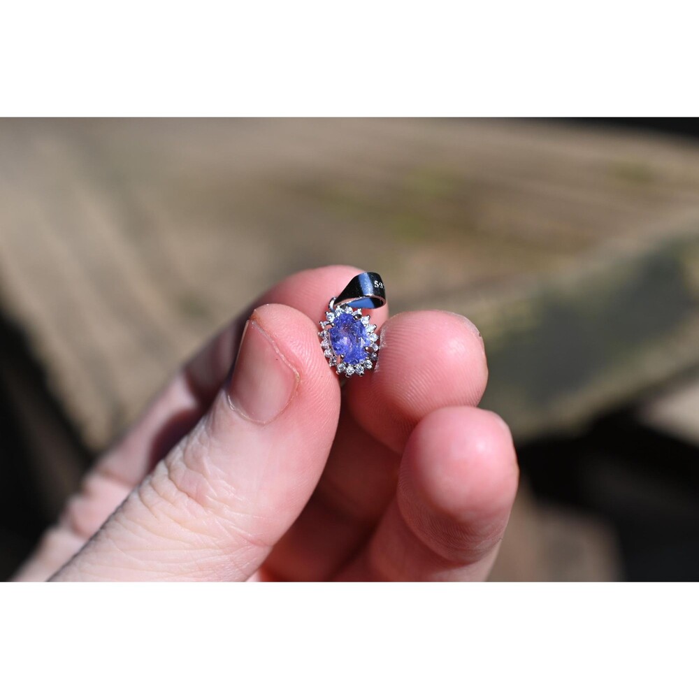 Natural tanzanite pendant in 925 sterling silver
